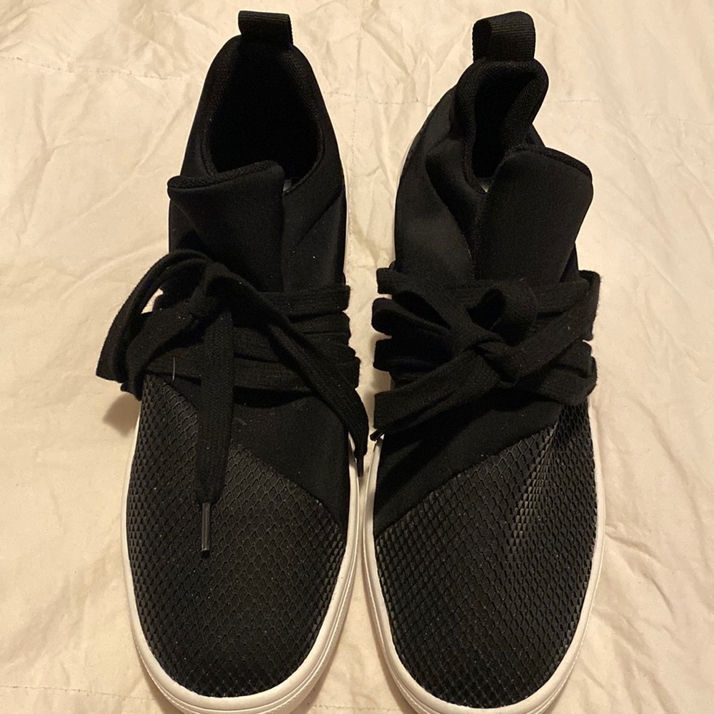 Steve Madden Lancer Tennis Shoe 8.5
